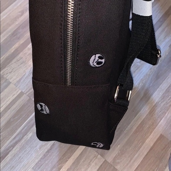 SOLD LOUNGEFLY DISNEY nightmare before Christmas - Picture 3 of 8